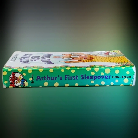 #KB2  Arthur's First Sleepover Children’s Book - Picture 2 of 9